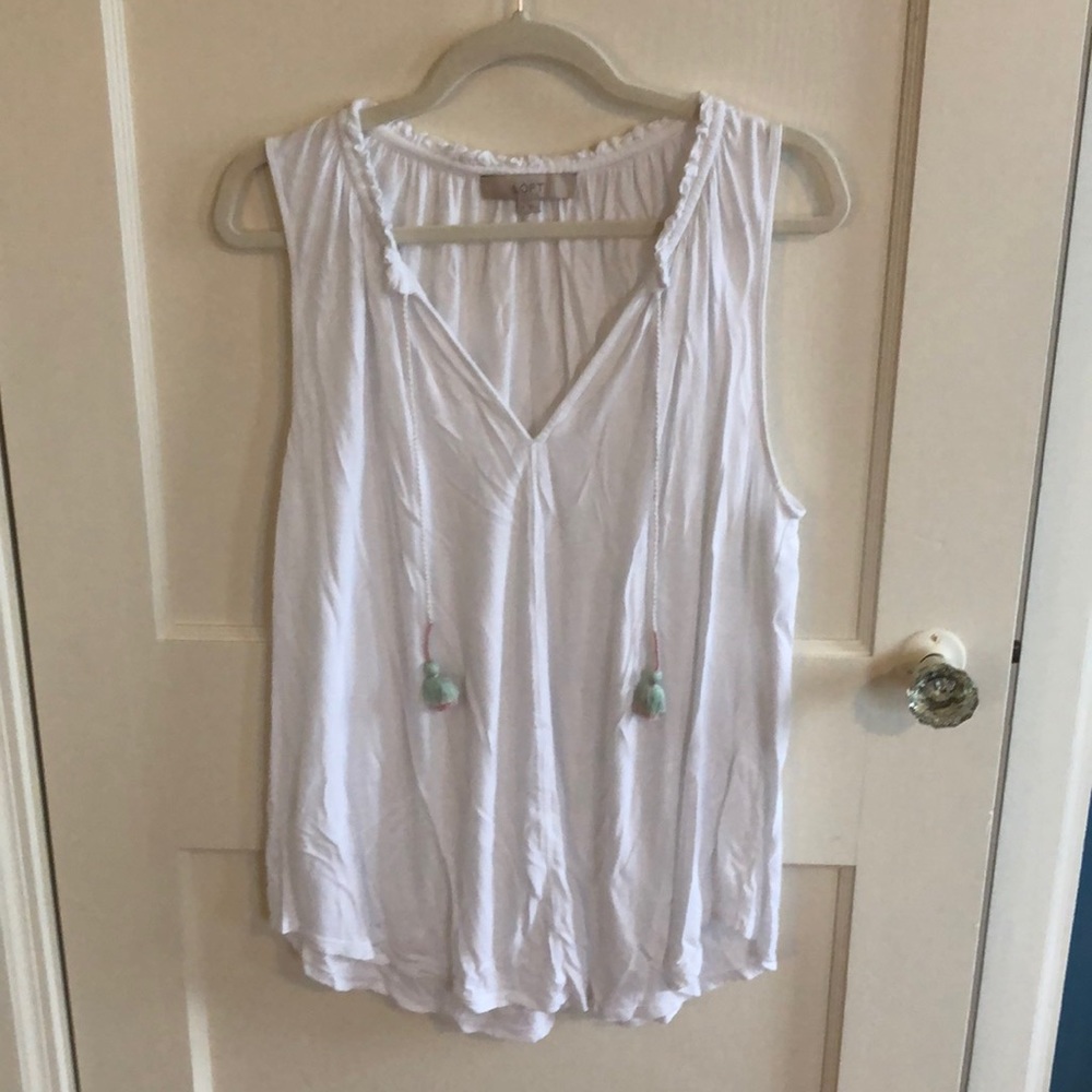 White Loft tank with tassel tie close neck sz XL